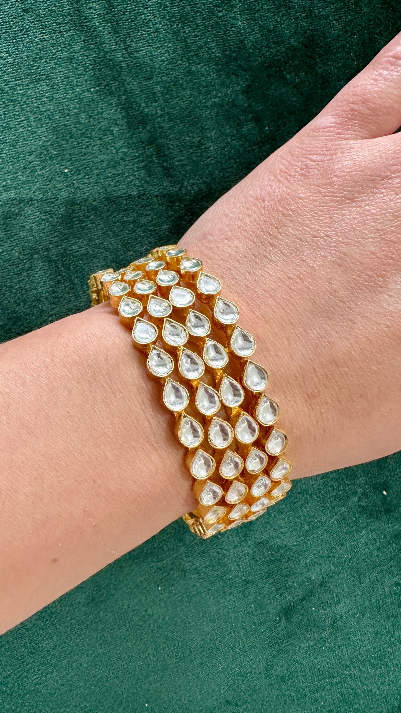 Ishana Pachi Kundan Bangle Set