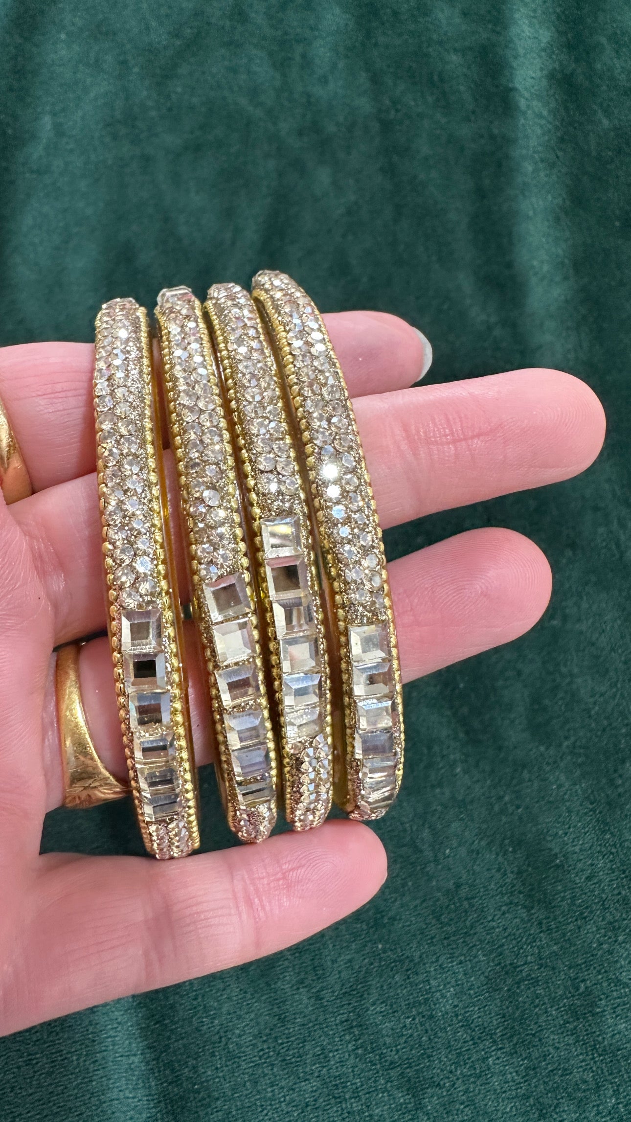 Jiya Glass Bangle set