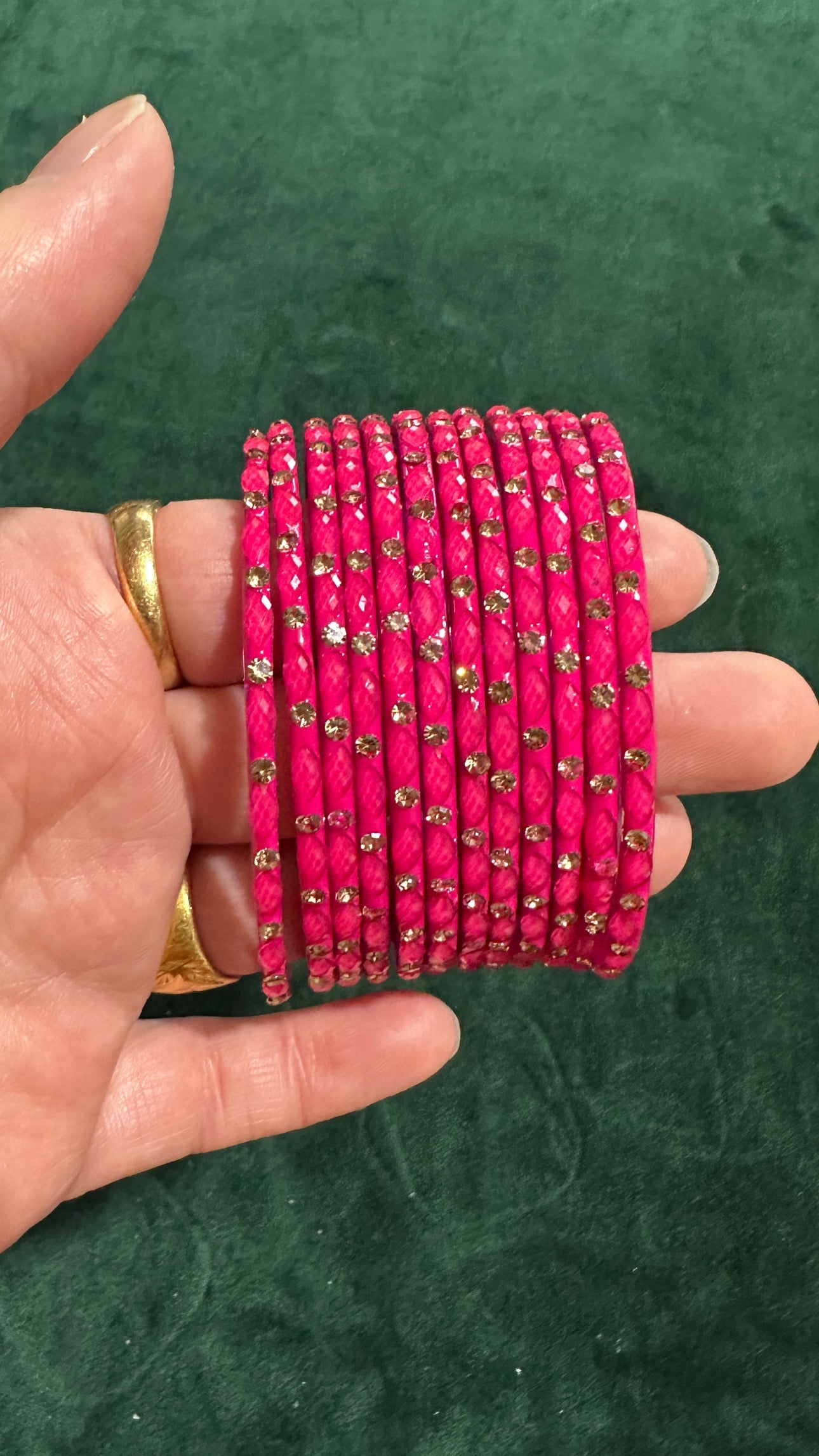 Jiyana Glass Bangle set