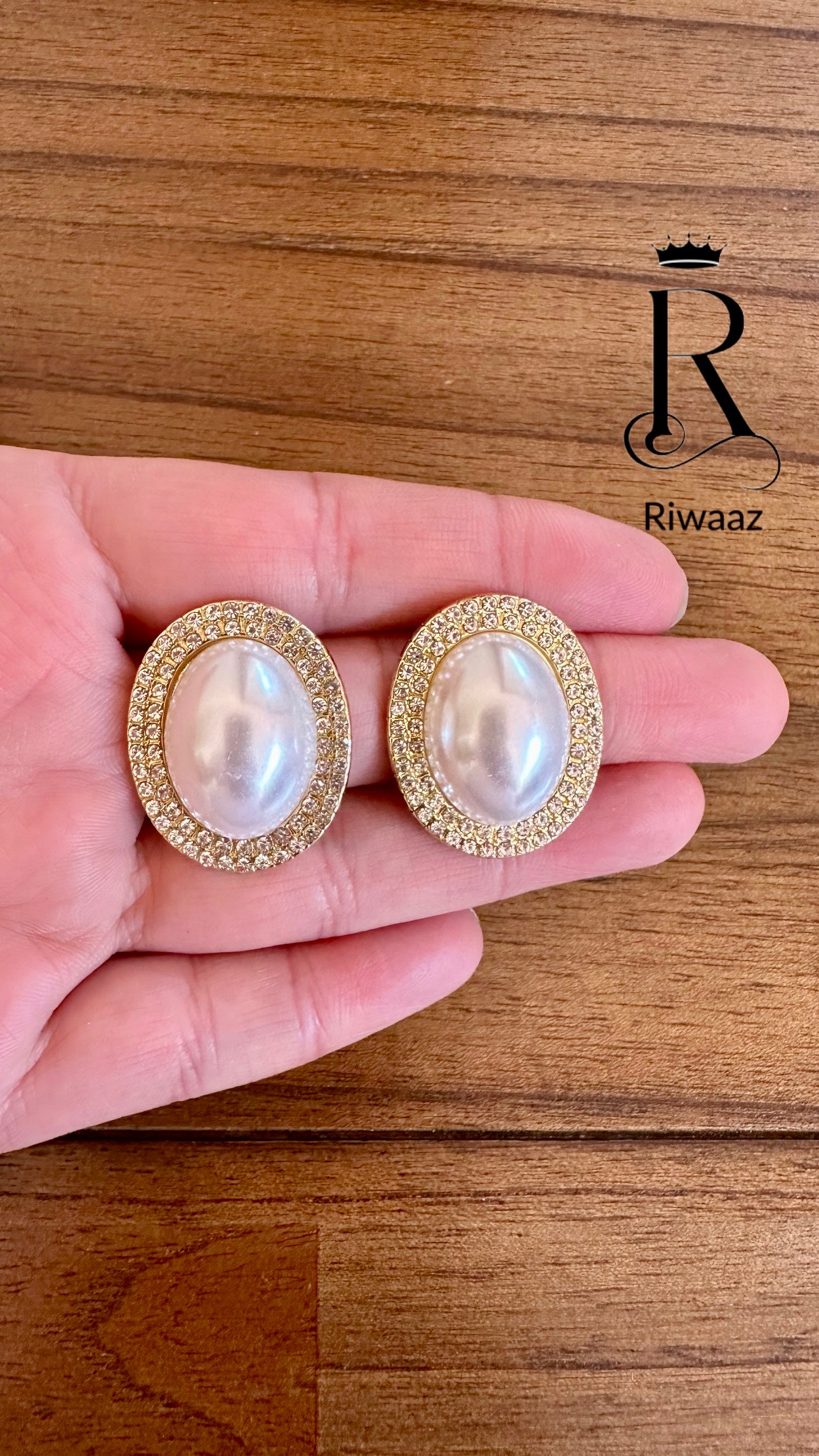 Olivia - Pearl Studs