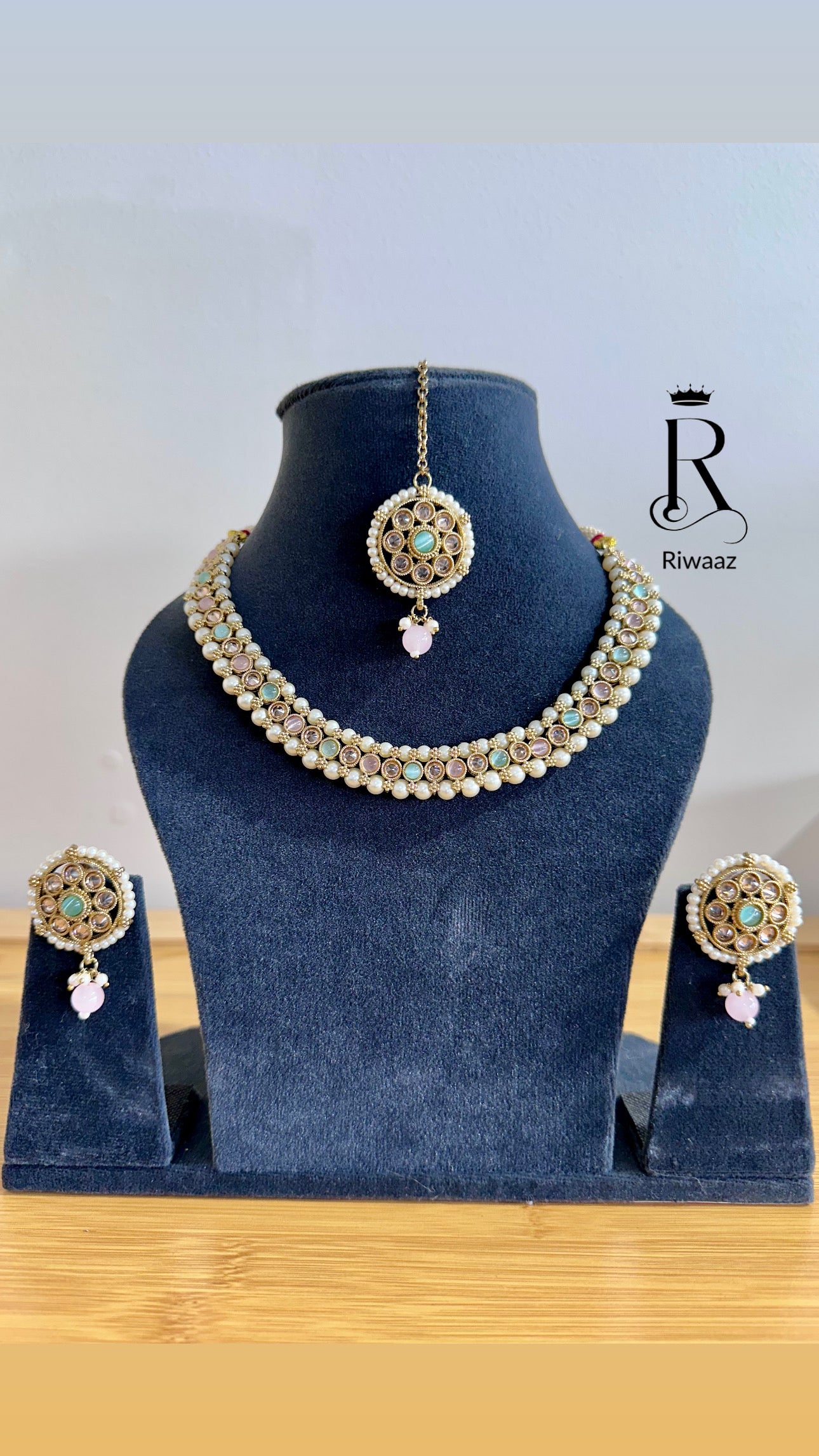 Aiza- Choker Set