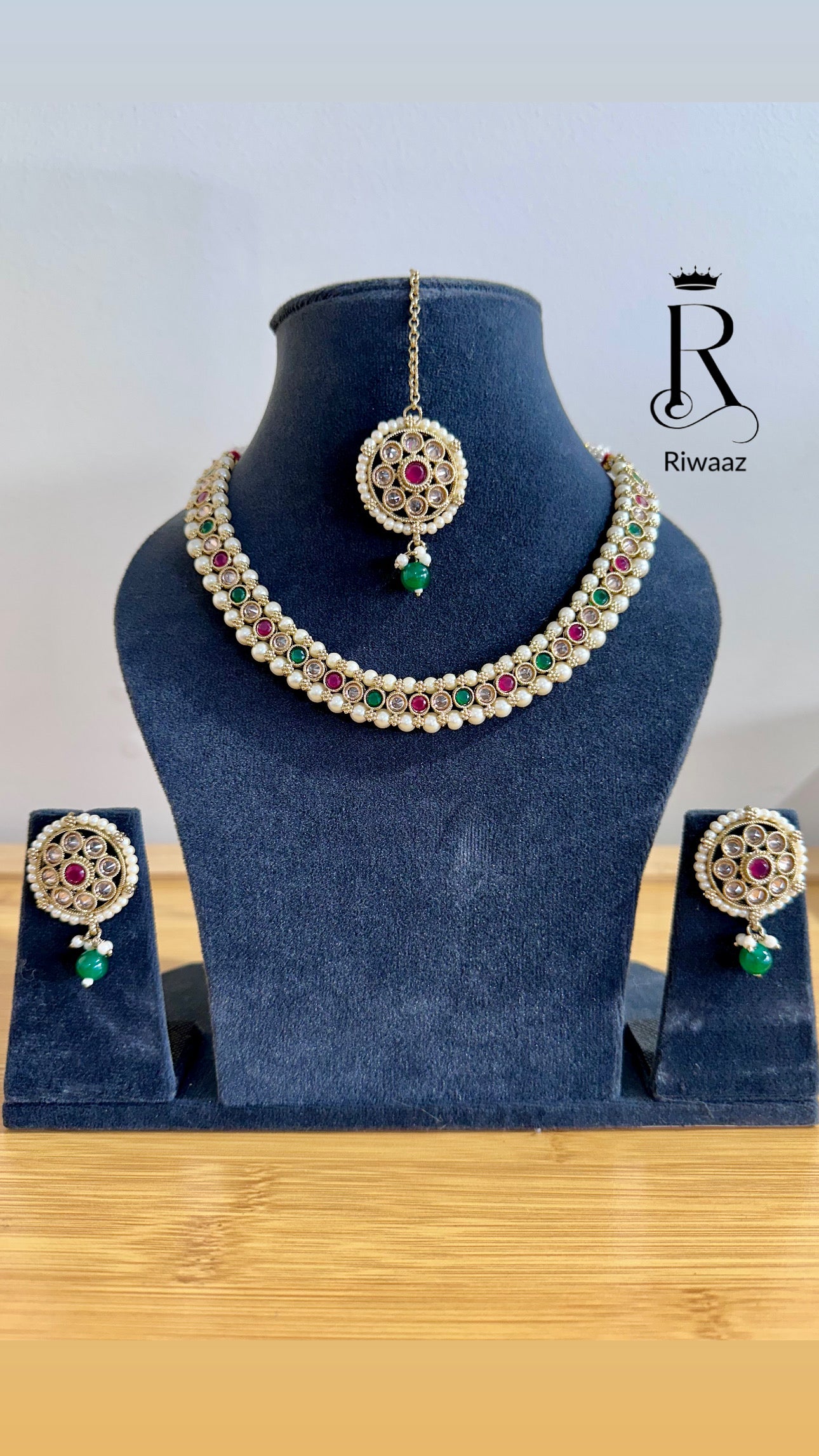Aiza- Choker Set