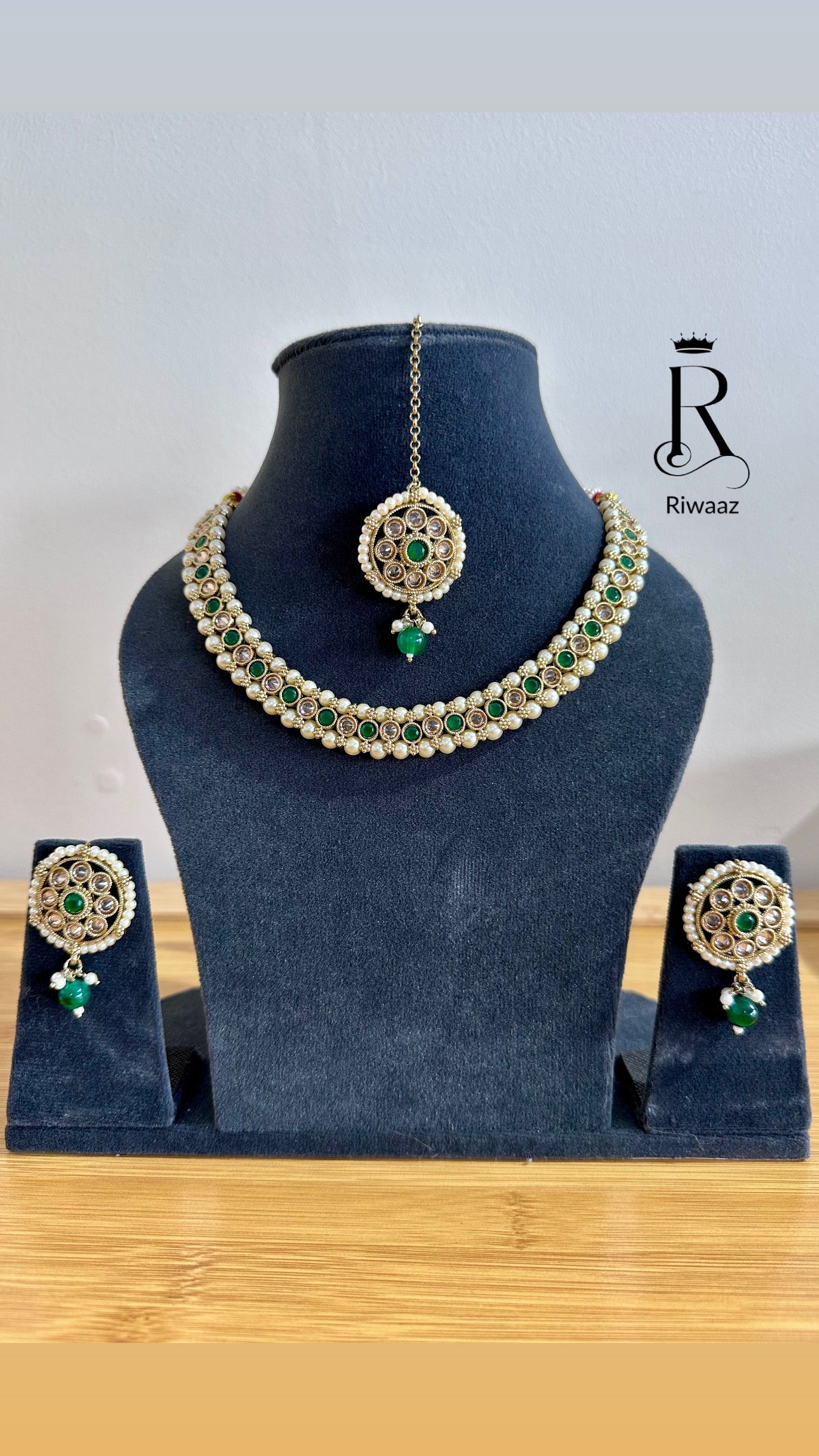 Aiza- Choker Set