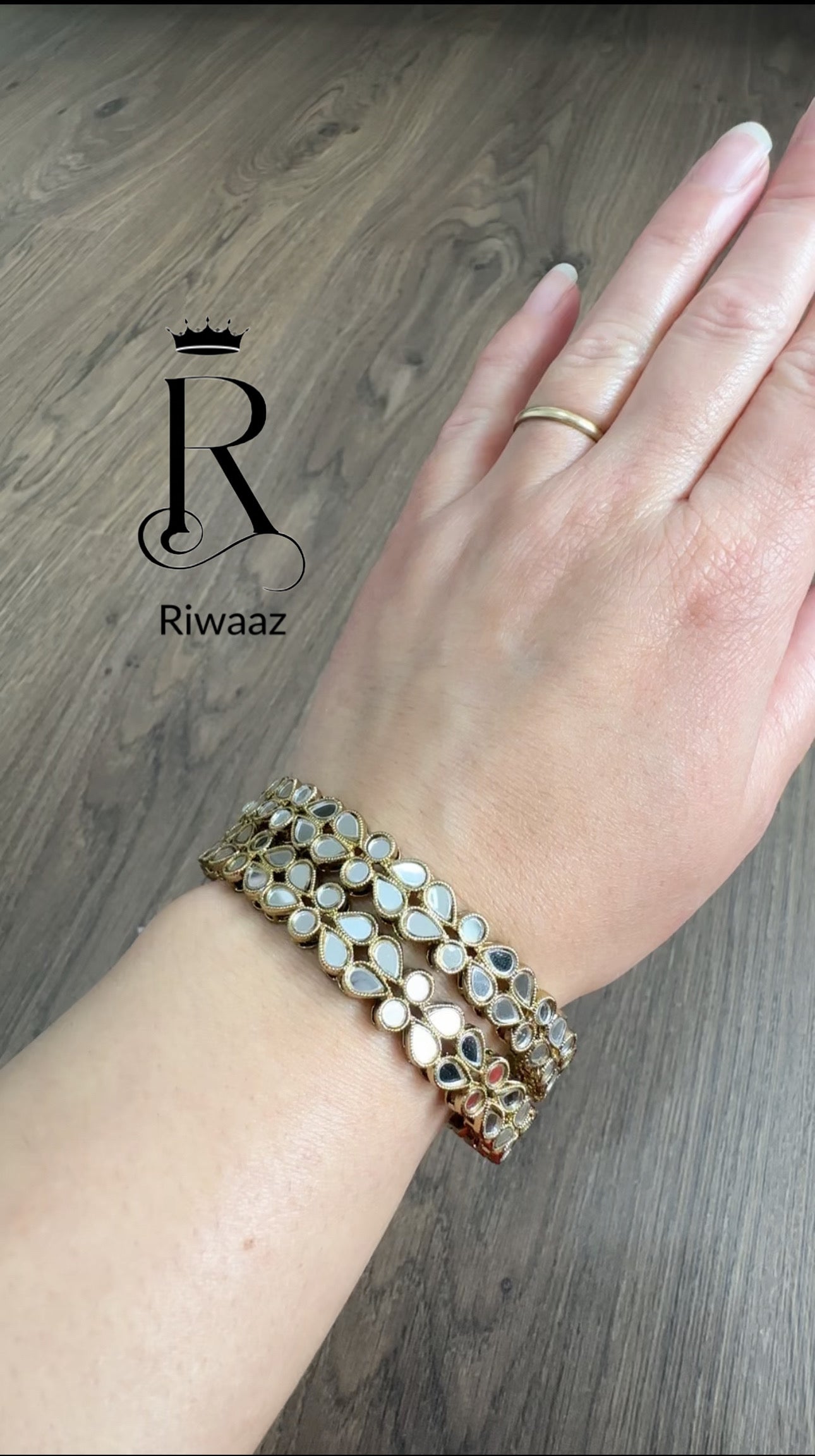 Devina Bangle set