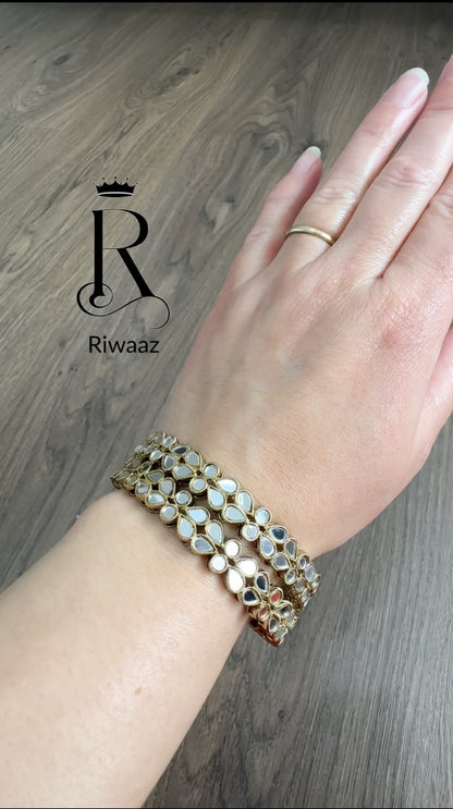 Devina Bangle set