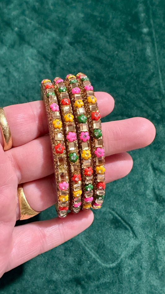 Nithya Glass Bangle set