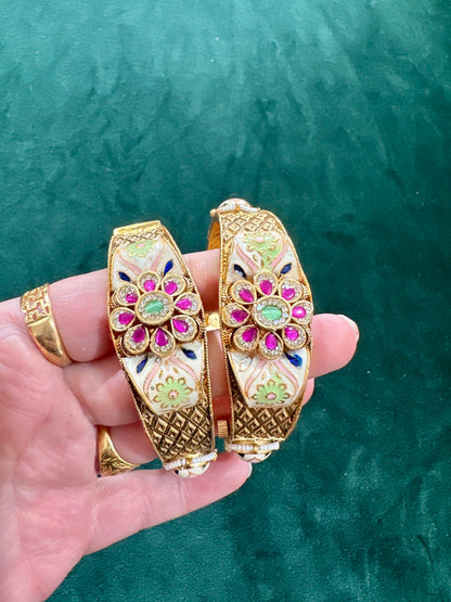 Aaradhya Gold Plated Meenakari Kundan Kangans – Set of 2