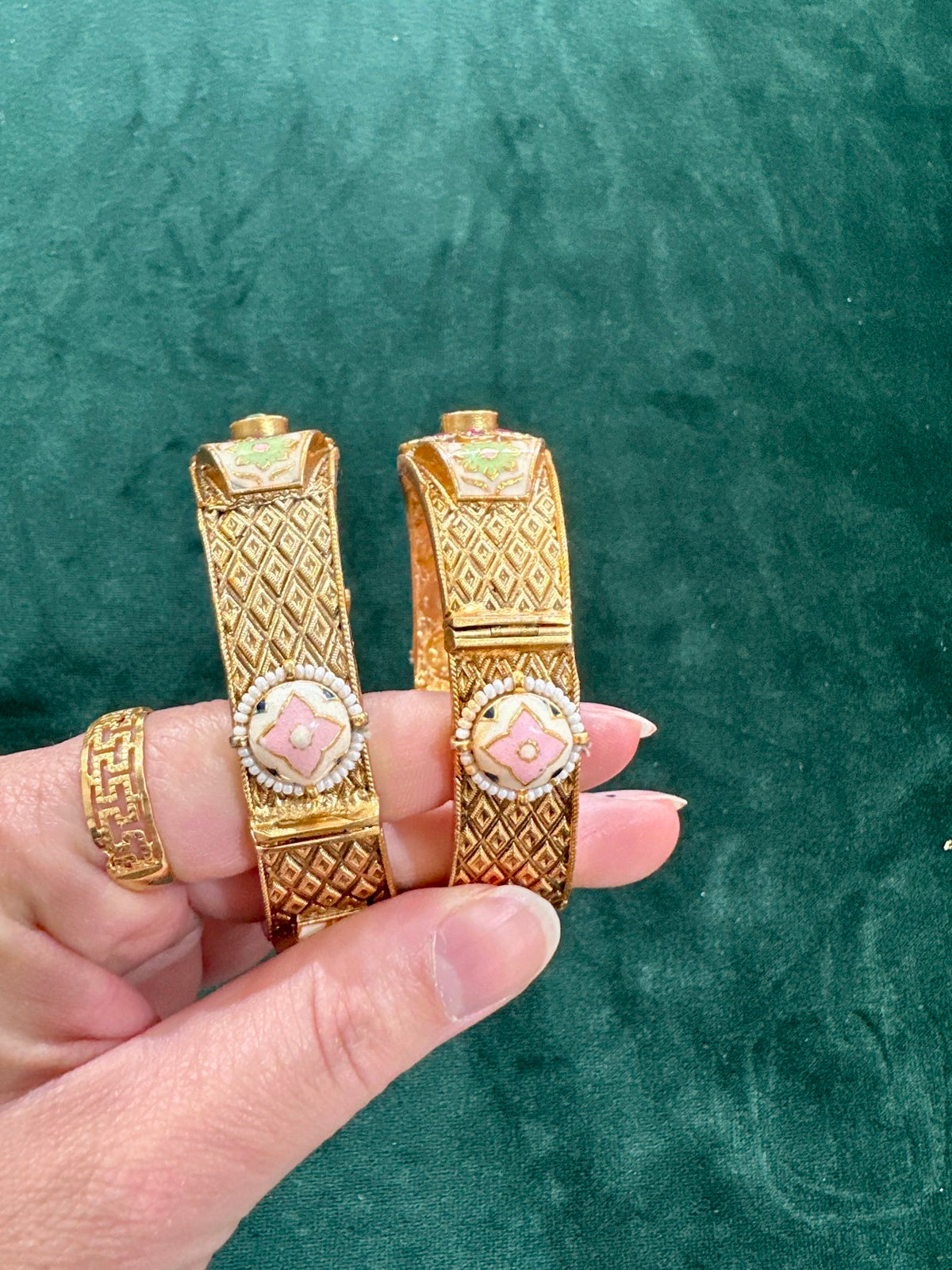 Aaradhya Gold Plated Meenakari Kundan Kangans – Set of 2