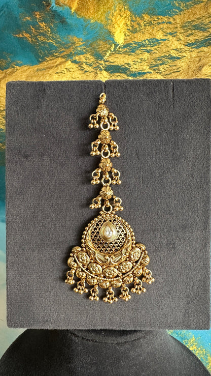 Aman- Gold plated Chocker Set