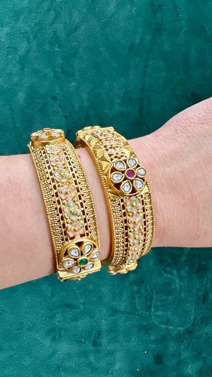 Dipasha Gold Look Kangan/Kada Set Antique