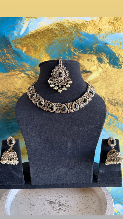 Kriti- Choker Set
