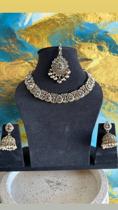 Kriti- Choker Set