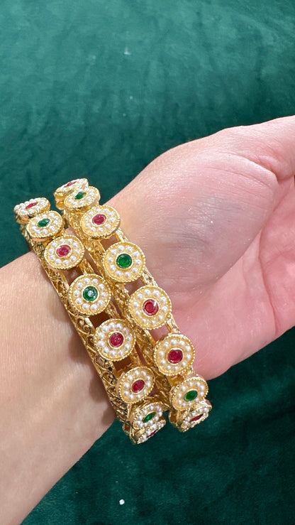 Navya Pacheli kundan kangan/bangle Set