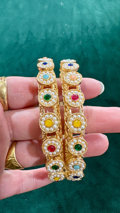 Navya Pacheli kundan kangan/bangle Set