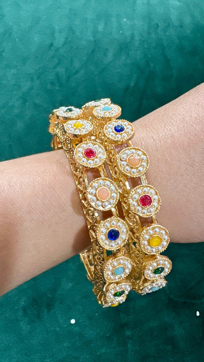 Navya Pacheli kundan kangan/bangle Set