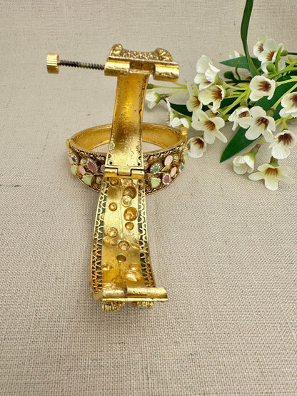 Close-up of the opening mechanism on the Rangnoor kangan bracelet