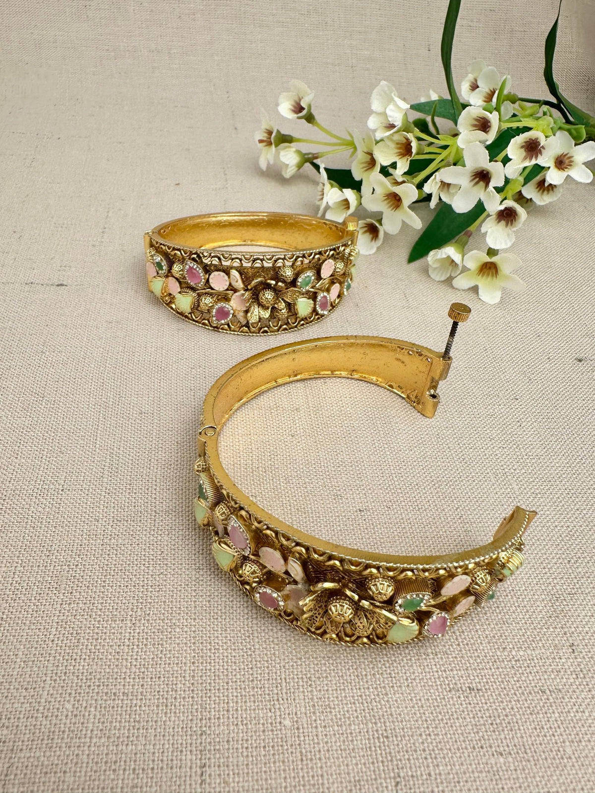 Open view of Rangnoor oval kangan bracelet showing its openable design