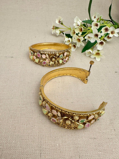Open view of Rangnoor oval kangan bracelet showing its openable design