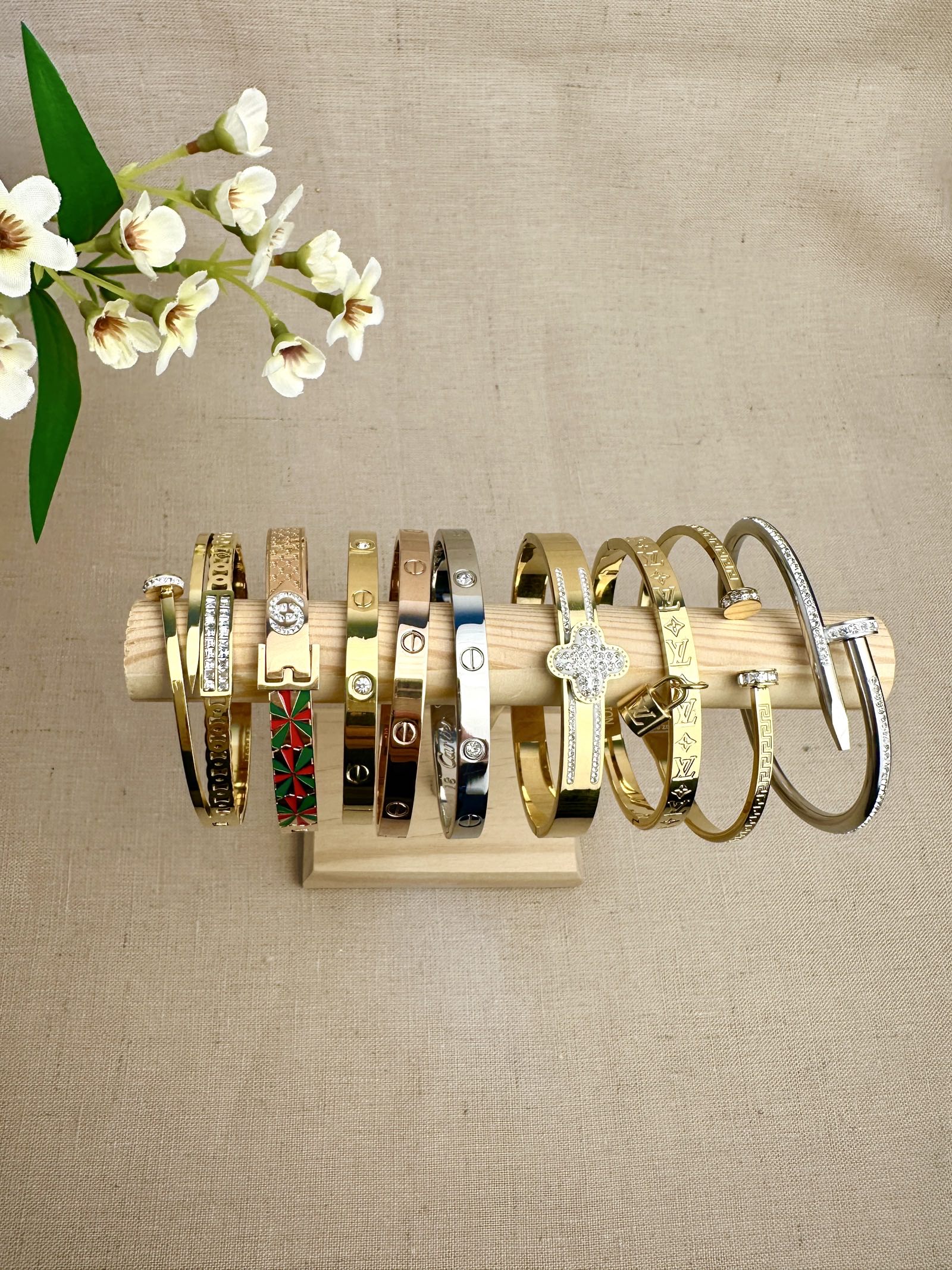 Gold-plated anti-tarnish bracelet designs for bhabhi.
